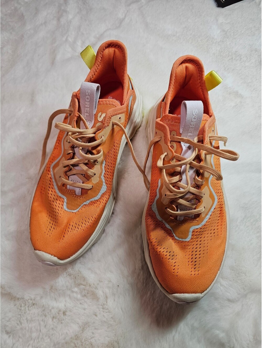 Sorel tennis shoes EUC size 8 USA